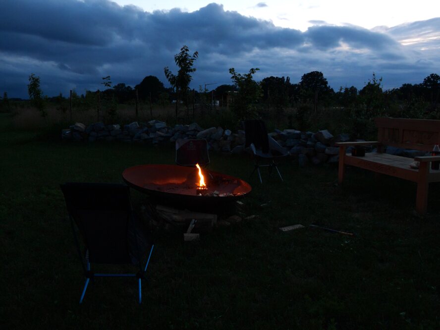 Fourth shelter construction weekend: Little wood stove